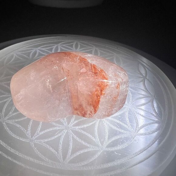 Fire Quartz Crystal Heart‎ Carving (#1) - Picture 11 of 16